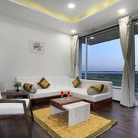Comfort Inn Donil Vadodara Buitenkant foto