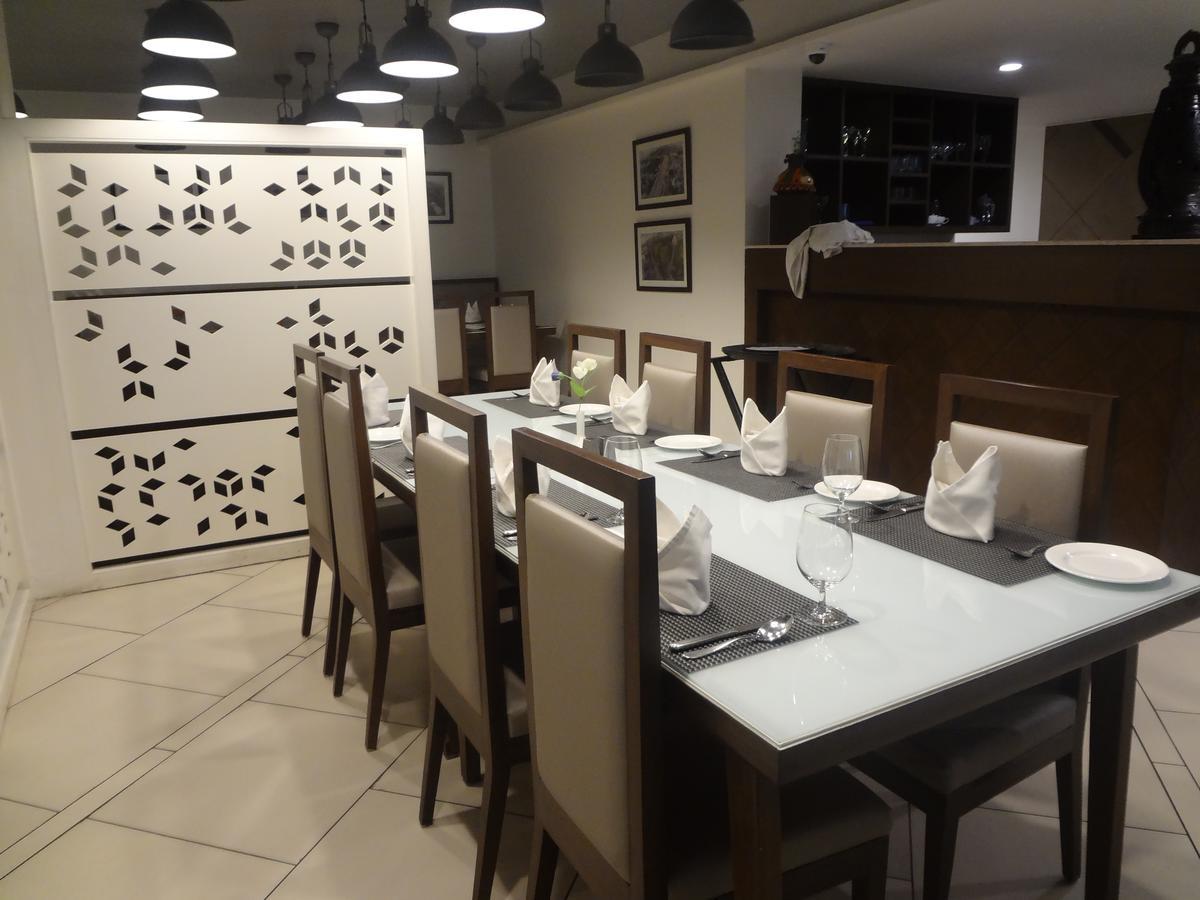 Comfort Inn Donil Vadodara Buitenkant foto