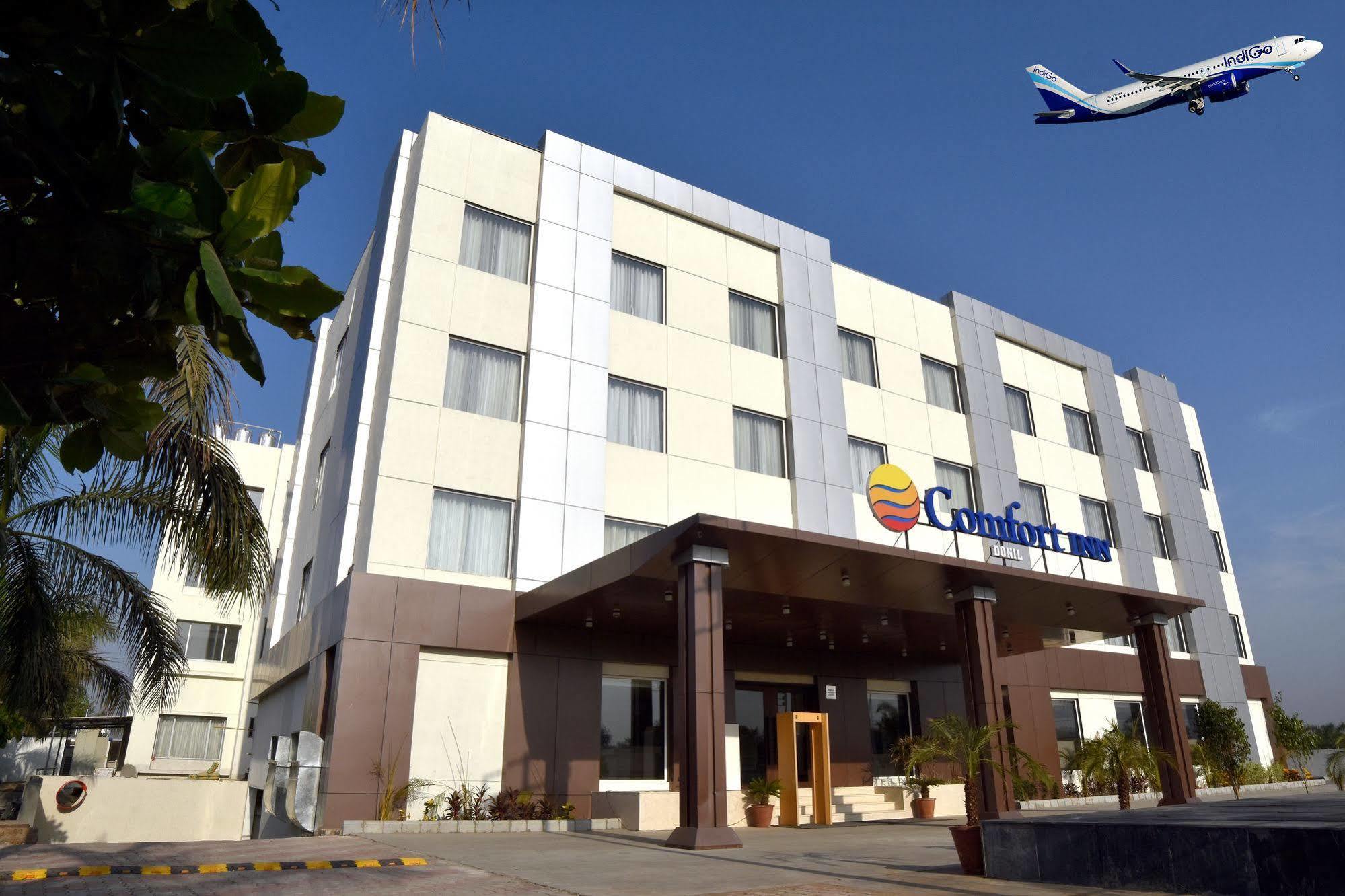 Comfort Inn Donil Vadodara Buitenkant foto