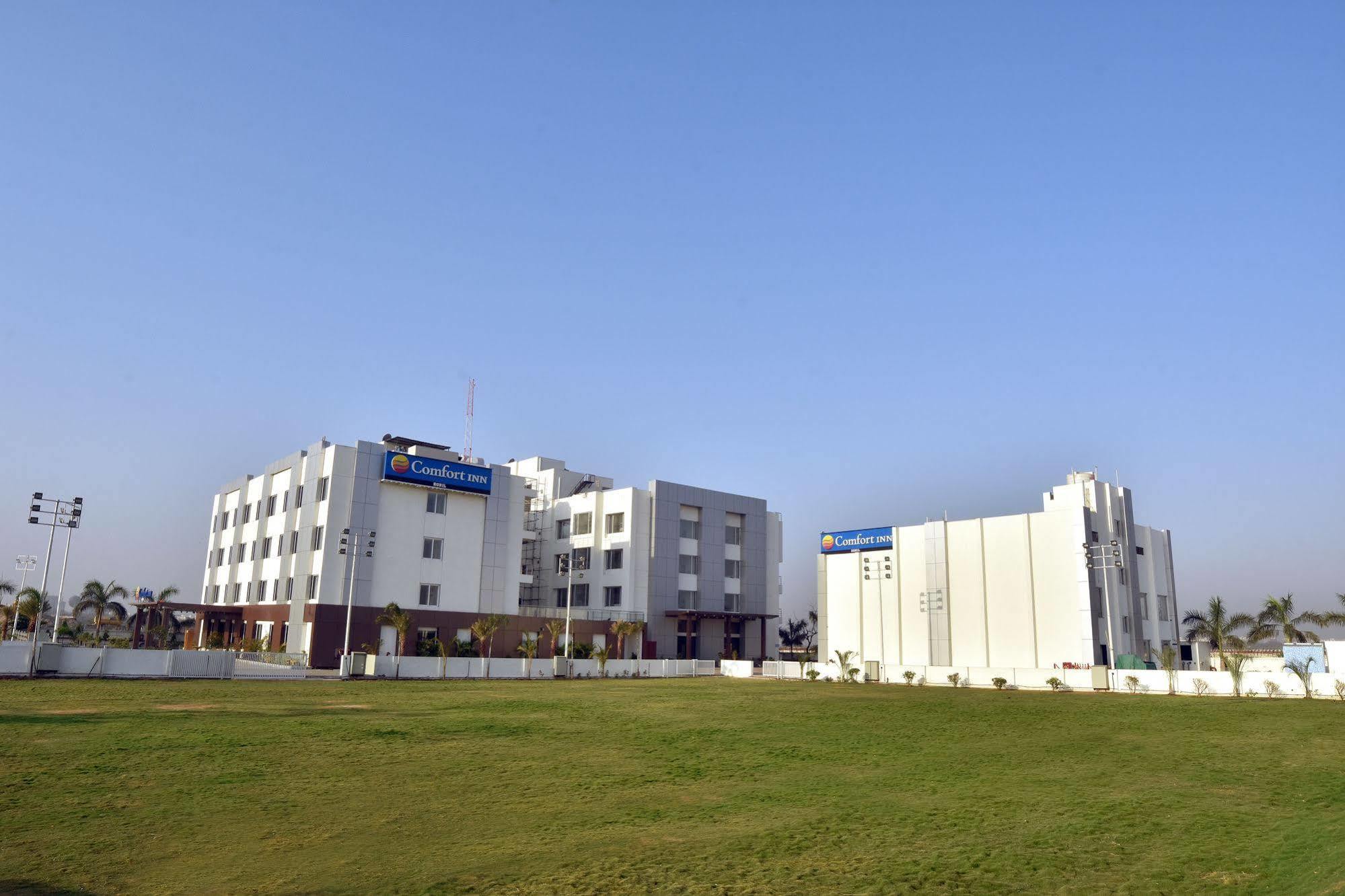 Comfort Inn Donil Vadodara Buitenkant foto
